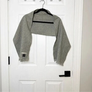 LADY BRITTANY Ltd. Made In Scotland‎ 100% Wool Gray Scarf